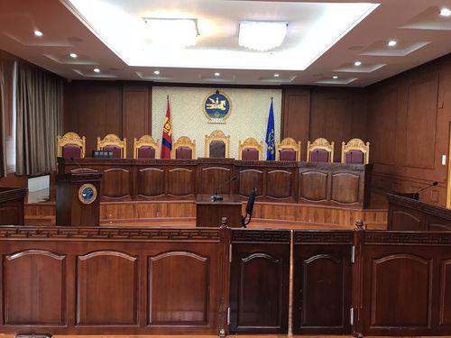 Үндсэн хуулийн цэцийн их суудлын хуралдаан болно